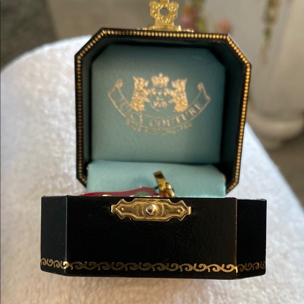 Juicy Couture Gold Shield Pendant with Engraving - Picture 6 of 7